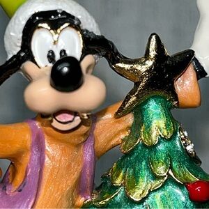 Department 56 Disney Showcase enamel trinket box / Christmas Tree Bejeweled